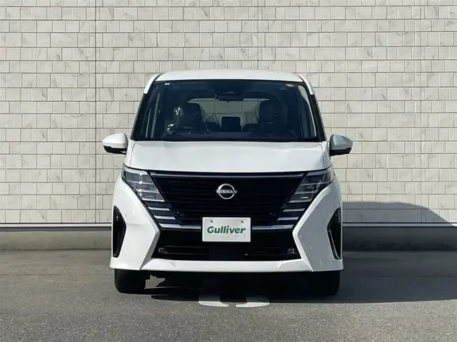 日産 セレナ e－パワー ハイウェイスター V 福岡県 2025(令7)年 0.1千km プリズムホワイト 登録済み未使用車純正12.3インチディスプレイナビ(フルセグTV・HDMI)アラウンドビューモニターフリップダウンモニタープロパイロットエマージェンシーブレーキBSM両側パワスラ前後ドラレコ/ビルトインETCデジタルインナーミラー純正LED・ホイールスマートキープッシュスタートワイヤレス充電SOSコール未使用車