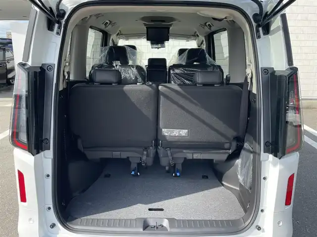 日産 セレナ e－パワー ハイウェイスター V 福岡県 2025(令7)年 0.1千km プリズムホワイト 登録済み未使用車純正12.3インチディスプレイナビ(フルセグTV・HDMI)アラウンドビューモニターフリップダウンモニタープロパイロットエマージェンシーブレーキBSM両側パワスラ前後ドラレコ/ビルトインETCデジタルインナーミラー純正LED・ホイールスマートキープッシュスタートワイヤレス充電SOSコール未使用車