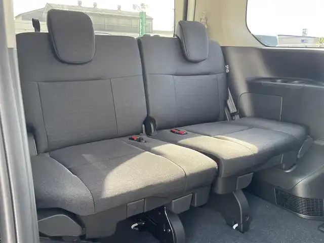 日産 セレナ e－パワー ハイウェイスター V 福岡県 2025(令7)年 0.1千km プリズムホワイト 登録済み未使用車純正12.3インチディスプレイナビ(フルセグTV・HDMI)アラウンドビューモニターフリップダウンモニタープロパイロットエマージェンシーブレーキBSM両側パワスラ前後ドラレコ/ビルトインETCデジタルインナーミラー純正LED・ホイールスマートキープッシュスタートワイヤレス充電SOSコール未使用車