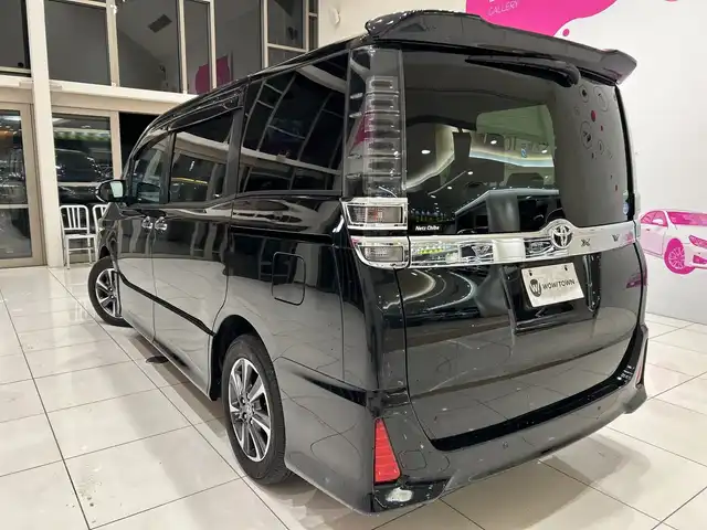 トヨタ ヴォクシー ZS 煌Ⅱ 埼玉県 2019(平31)年 5.1万km ブラック トヨタセーフティセンス/フリップダウンモニター/純正10インチSDナビ/　　CD/DVD/BT/USB/フルセグ/HDMI/バックカメラ/両側パワースライドドア/LEDオートライト/クルーズコントロール/コーナーセンサー/スマートキー2本/ビルトインETC2.0