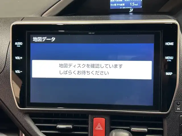 トヨタ ヴォクシー ZS 煌Ⅱ 埼玉県 2019(平31)年 5.1万km ブラック トヨタセーフティセンス/フリップダウンモニター/純正10インチSDナビ/　　CD/DVD/BT/USB/フルセグ/HDMI/バックカメラ/両側パワースライドドア/LEDオートライト/クルーズコントロール/コーナーセンサー/スマートキー2本/ビルトインETC2.0
