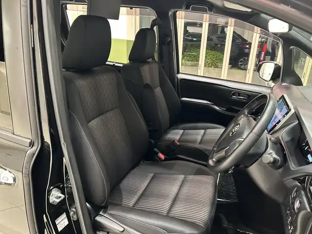 トヨタ ヴォクシー ZS 煌Ⅱ 埼玉県 2019(平31)年 5.1万km ブラック トヨタセーフティセンス/フリップダウンモニター/純正10インチSDナビ/　　CD/DVD/BT/USB/フルセグ/HDMI/バックカメラ/両側パワースライドドア/LEDオートライト/クルーズコントロール/コーナーセンサー/スマートキー2本/ビルトインETC2.0