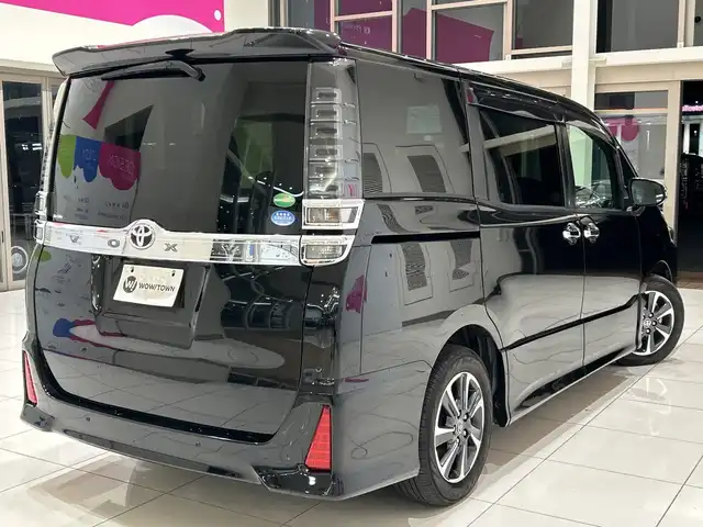 トヨタ ヴォクシー ZS 煌Ⅱ 埼玉県 2019(平31)年 5.1万km ブラック トヨタセーフティセンス/フリップダウンモニター/純正10インチSDナビ/　　CD/DVD/BT/USB/フルセグ/HDMI/バックカメラ/両側パワースライドドア/LEDオートライト/クルーズコントロール/コーナーセンサー/スマートキー2本/ビルトインETC2.0