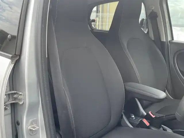 スマート ＭＣＣ スマート フォーフォー パッション 静岡県 2017(平29)年 5.1万km シルバー 軽減ブレーキアラーム/15インチアルミホイール/autoライト/クルーズコントロール/シートヒーター/アイドリングストップ/前後ドライブレコーダー/キーレス/ETC