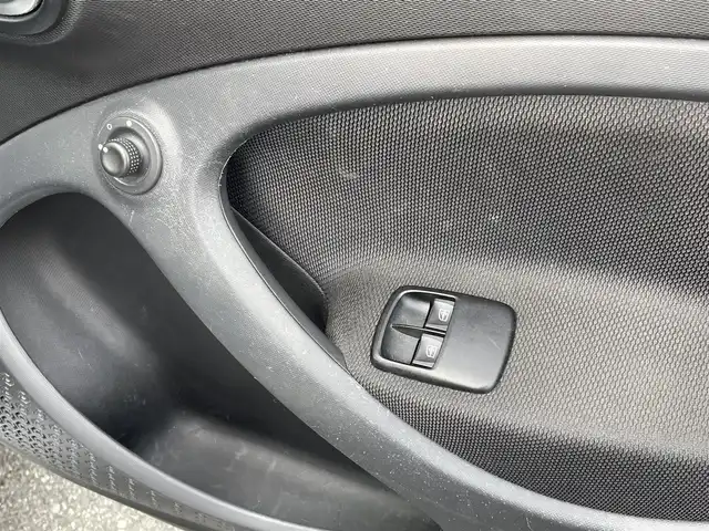 スマート ＭＣＣ スマート フォーフォー パッション 静岡県 2017(平29)年 5.1万km シルバー 軽減ブレーキアラーム/15インチアルミホイール/autoライト/クルーズコントロール/シートヒーター/アイドリングストップ/前後ドライブレコーダー/キーレス/ETC