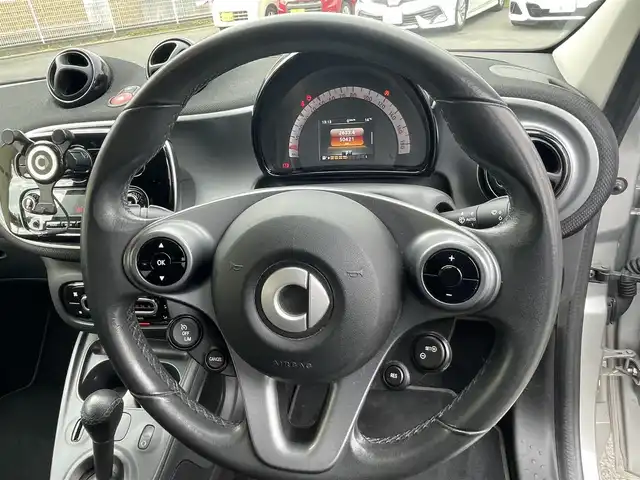 スマート ＭＣＣ スマート フォーフォー パッション 静岡県 2017(平29)年 5.1万km シルバー 軽減ブレーキアラーム/15インチアルミホイール/autoライト/クルーズコントロール/シートヒーター/アイドリングストップ/前後ドライブレコーダー/キーレス/ETC