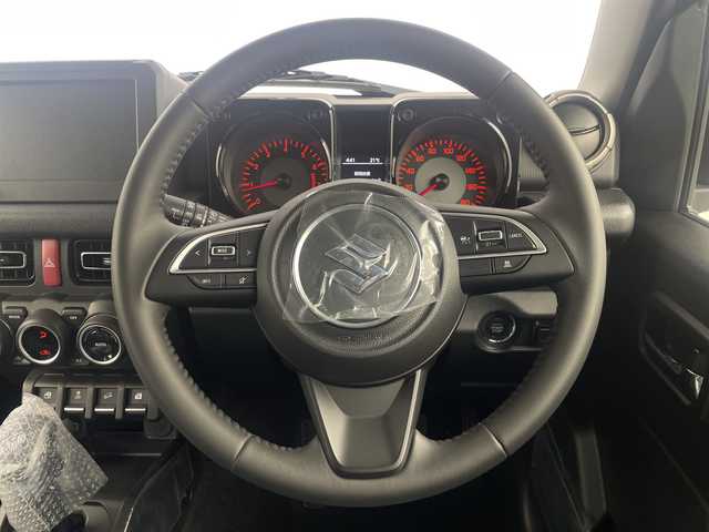 スズキ ジムニー ノマド FC 埼玉県 2025(令7)年 0.1千km 黒 登録済未使用車　/クルーズコントロール　/ダウンヒルアシストコントロール　/レーンキープアシスト　/コーナーセンサー　/アイドリングストップ　/盗難防止措置　/衝突軽減ブレーキ　/ヒーデットミラー　/ＬＥＤヘッドライト/フォグランプ/ドアバイザー/革巻きハンドル/ウインカーミラー/プッシュスタート/スマートキー