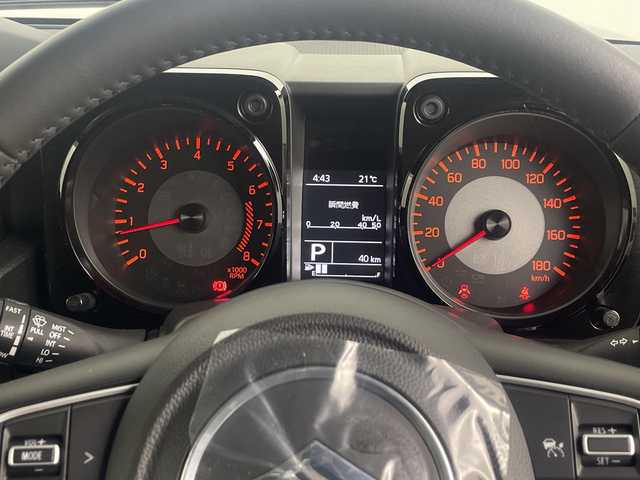 スズキ ジムニー ノマド FC 埼玉県 2025(令7)年 0.1千km 黒 登録済未使用車　/クルーズコントロール　/ダウンヒルアシストコントロール　/レーンキープアシスト　/コーナーセンサー　/アイドリングストップ　/盗難防止措置　/衝突軽減ブレーキ　/ヒーデットミラー　/ＬＥＤヘッドライト/フォグランプ/ドアバイザー/革巻きハンドル/ウインカーミラー/プッシュスタート/スマートキー