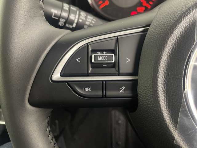 スズキ ジムニー ノマド FC 埼玉県 2025(令7)年 0.1千km 黒 登録済未使用車　/クルーズコントロール　/ダウンヒルアシストコントロール　/レーンキープアシスト　/コーナーセンサー　/アイドリングストップ　/盗難防止措置　/衝突軽減ブレーキ　/ヒーデットミラー　/ＬＥＤヘッドライト/フォグランプ/ドアバイザー/革巻きハンドル/ウインカーミラー/プッシュスタート/スマートキー