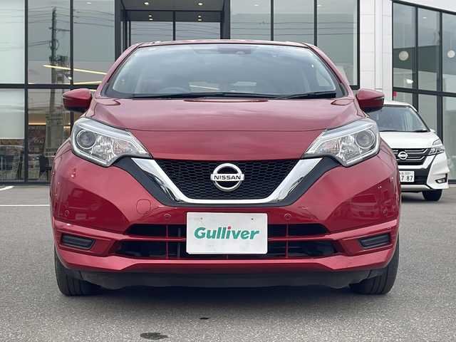 日産 ノート X FOUR 青森県 2018(平30)年 6.5万km ガーネットレッド ・4WD/・衝突軽減ブレーキ/・レーンキープアシスト/・社外ナビ/・バックカメラ/・ドライブレコーダー/・ETC/・プッシュスタート/・スマートキー