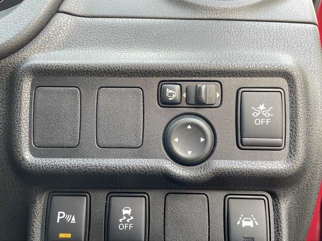 日産 ノート X FOUR 青森県 2018(平30)年 6.5万km ガーネットレッド ・4WD/・衝突軽減ブレーキ/・レーンキープアシスト/・社外ナビ/・バックカメラ/・ドライブレコーダー/・ETC/・プッシュスタート/・スマートキー