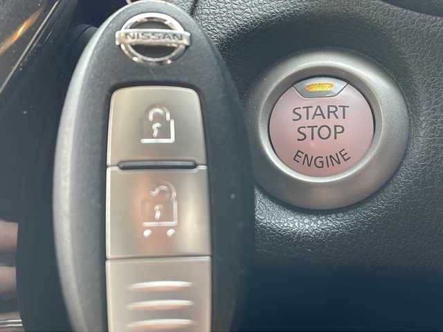 日産 ノート X FOUR 青森県 2018(平30)年 6.5万km ガーネットレッド ・4WD/・衝突軽減ブレーキ/・レーンキープアシスト/・社外ナビ/・バックカメラ/・ドライブレコーダー/・ETC/・プッシュスタート/・スマートキー