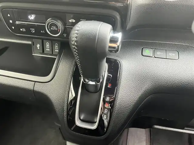 ホンダ Ｎ ＢＯＸ カスタム G L ターボ ホンダセンシング 滋賀県 2020(令2)年 1.7万km クリスタルブラックパール 純正７インチナビ/・BT・CD・DVD・USB・フルセグTV/バックカメラ/ホンダセンシング/両側パワースライドドア/D/Nシートヒーター/ハーフレザーシート/追従クルーズコントロール/純正LEDヘッドライト/オートライト/オートハイビーム/純正15インチAW/スマートキー