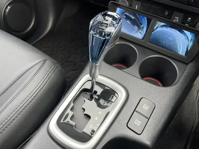 トヨタ ハイラックス Z 鳥取県 2021(令3)年 2.7万km アティチュードブラックマイカ ４WD　ターボ車/社外9型ナビ/フルセグ/DVD/CD/BT/USB/フロント/サイド/バックカメラ/前後ドライブレコ＾ダー・ETC/２インチリフトアップ/フロントバンパーガード/GIギアサイドステップ/SUXONサイドに本出しマフラー/GRハードトノカバー/純正荷台内カバー/TRD　GRマットフラップ/RAYS１７インチアルミホイール/Monstaホワイトレターブロックタイヤ/社外オーバーフェンダー/リヤヒッチメンバー/レザー調シートカバー/社外コンビハンドル・社外シフトノブ/トヨタセーフティセンス/レーダークルーズコントロール/レーンキープアシスト/LEDヘットライト/プッシュエンジンスタート/フロアマット/ドアバイザー/保証書・取扱説明書