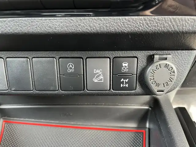 トヨタ ハイラックス Z 鳥取県 2021(令3)年 2.7万km アティチュードブラックマイカ ４WD　ターボ車/社外9型ナビ/フルセグ/DVD/CD/BT/USB/フロント/サイド/バックカメラ/前後ドライブレコ＾ダー・ETC/２インチリフトアップ/フロントバンパーガード/GIギアサイドステップ/SUXONサイドに本出しマフラー/GRハードトノカバー/純正荷台内カバー/TRD　GRマットフラップ/RAYS１７インチアルミホイール/Monstaホワイトレターブロックタイヤ/社外オーバーフェンダー/リヤヒッチメンバー/レザー調シートカバー/社外コンビハンドル・社外シフトノブ/トヨタセーフティセンス/レーダークルーズコントロール/レーンキープアシスト/LEDヘットライト/プッシュエンジンスタート/フロアマット/ドアバイザー/保証書・取扱説明書