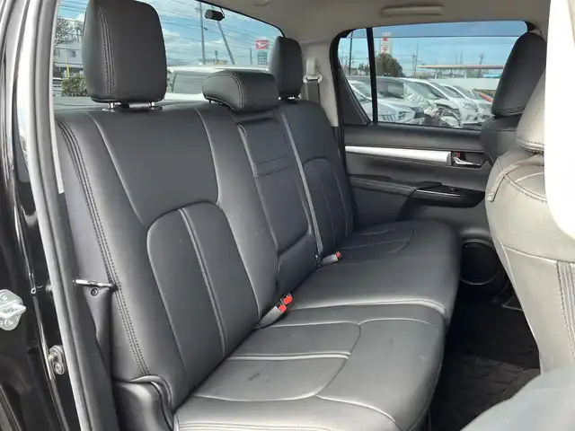 トヨタ ハイラックス Z 鳥取県 2021(令3)年 2.7万km アティチュードブラックマイカ ４WD　ターボ車/社外9型ナビ/フルセグ/DVD/CD/BT/USB/フロント/サイド/バックカメラ/前後ドライブレコ＾ダー・ETC/２インチリフトアップ/フロントバンパーガード/GIギアサイドステップ/SUXONサイドに本出しマフラー/GRハードトノカバー/純正荷台内カバー/TRD　GRマットフラップ/RAYS１７インチアルミホイール/Monstaホワイトレターブロックタイヤ/社外オーバーフェンダー/リヤヒッチメンバー/レザー調シートカバー/社外コンビハンドル・社外シフトノブ/トヨタセーフティセンス/レーダークルーズコントロール/レーンキープアシスト/LEDヘットライト/プッシュエンジンスタート/フロアマット/ドアバイザー/保証書・取扱説明書