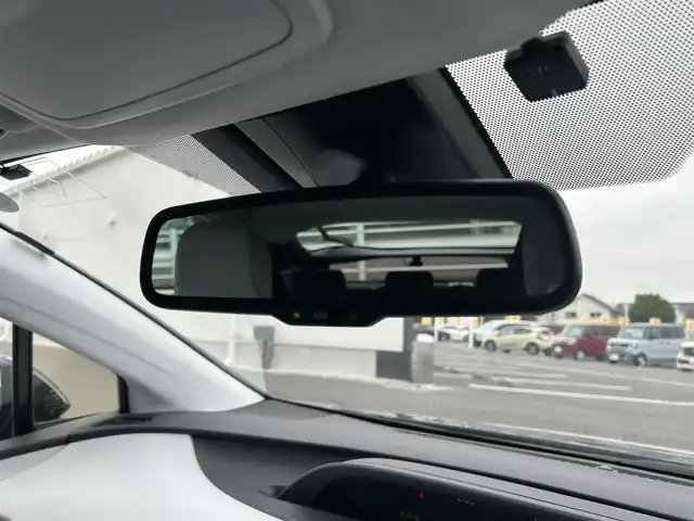 トヨタ プリウス A 群馬県 2019(平31)年 7万km 黒 社外エアロ/アルパイン製ナビ/　(AM/FM/BT/CD/DVD/TV/SD/HDMI)/バックカメラ/トヨタセーフティーセンス/プリクラッシュセーフティー/レーンディパーチャーアラート/クリアランスソナー/パーキングサポートブレーキ/インテリジェントパーキングアシストシステム/レーダークルーズコントロール/ブラインドスポットモニター/ヘッドアップディスプレイ/ふらつき検知機能/ETC/社外ダウンサス/純正フロアマット/純正ドアバイザー/AUTOライト/AUTOハイビーム/D側パワーシート