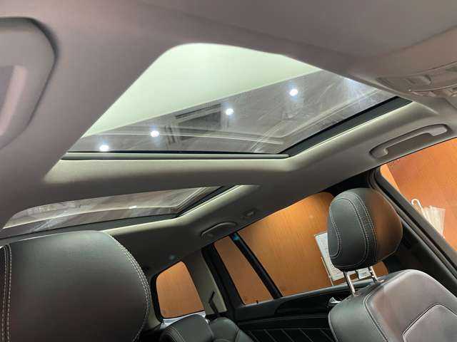 メルセデス・ベンツ ＧＬ３５０ ブルーテック 4MATIC レザー エクスクルーシブ 千葉県 2015(平27)年 7.1万km オブシディアンブラック パノラマＳＲ　/黒革シート　/ＡＣＣ　/ナビ　/ＴＶ　/３６０°Ｂｌｕｅｔｏｏｔｈ接続　/シートヒーター　/電動リアゲート　/ＨＩＤライト　/アクティブパーキング　/衝突軽減Ｂ　/ＢＳＭ　/ＬＫＡ　/ＥＴＣ　/ドラレコ　/ＥＴＣ