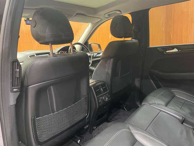 メルセデス・ベンツ ＧＬ３５０ ブルーテック 4MATIC レザー エクスクルーシブ 千葉県 2015(平27)年 7.1万km オブシディアンブラック パノラマＳＲ　/黒革シート　/ＡＣＣ　/ナビ　/ＴＶ　/３６０°Ｂｌｕｅｔｏｏｔｈ接続　/シートヒーター　/電動リアゲート　/ＨＩＤライト　/アクティブパーキング　/衝突軽減Ｂ　/ＢＳＭ　/ＬＫＡ　/ＥＴＣ　/ドラレコ　/ＥＴＣ