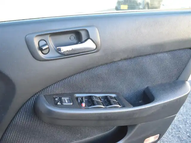 ホンダ トルネオ SiR 栃木県 2001(平13)年 5.2万km タフタホワイト 安全装備/[EPS]/純正オーディオ/[AM/FM/CD]/キセノンヘッドライト/フォグランプ/電動格納ミラー/純正マット/革巻きステアリング/保証書