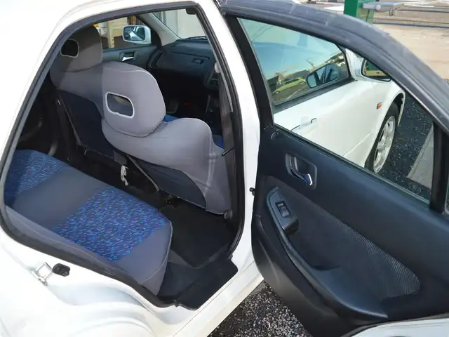 ホンダ トルネオ SiR 栃木県 2001(平13)年 5.2万km タフタホワイト 安全装備/[EPS]/純正オーディオ/[AM/FM/CD]/キセノンヘッドライト/フォグランプ/電動格納ミラー/純正マット/革巻きステアリング/保証書