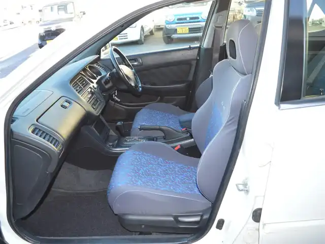 ホンダ トルネオ SiR 栃木県 2001(平13)年 5.2万km タフタホワイト 安全装備/[EPS]/純正オーディオ/[AM/FM/CD]/キセノンヘッドライト/フォグランプ/電動格納ミラー/純正マット/革巻きステアリング/保証書