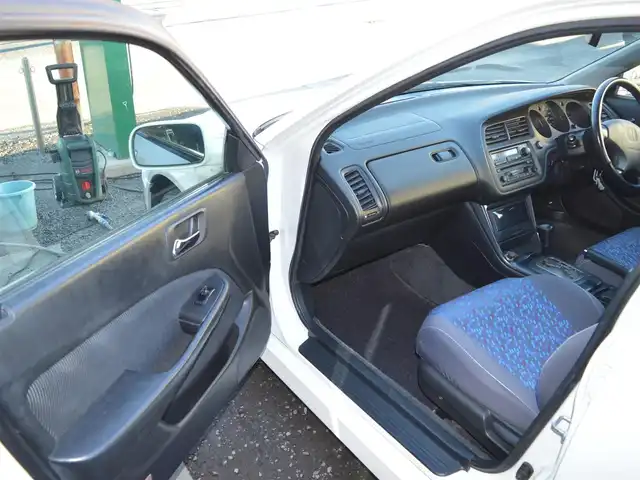 ホンダ トルネオ SiR 栃木県 2001(平13)年 5.2万km タフタホワイト 安全装備/[EPS]/純正オーディオ/[AM/FM/CD]/キセノンヘッドライト/フォグランプ/電動格納ミラー/純正マット/革巻きステアリング/保証書