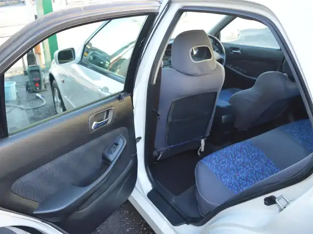 ホンダ トルネオ SiR 栃木県 2001(平13)年 5.2万km タフタホワイト 安全装備/[EPS]/純正オーディオ/[AM/FM/CD]/キセノンヘッドライト/フォグランプ/電動格納ミラー/純正マット/革巻きステアリング/保証書