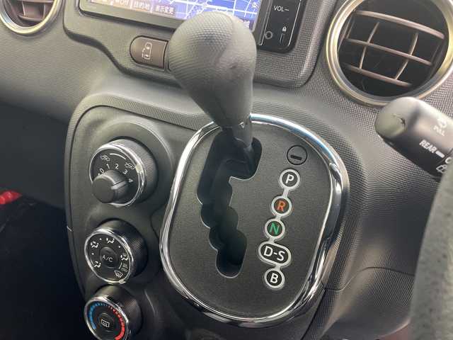 トヨタ スペイド F クイーン 道央・札幌 2016(平28)年 4.7万km ホワイトパールクリスタルシャイン ・純正ナビ/・BT&CD&SD&フルセグTV/・バックカメラ/・片側パワースライドドア/・アイドリングストップ/・ETC/・スマートキー/・プッシュスタート/・積込サマータイヤ