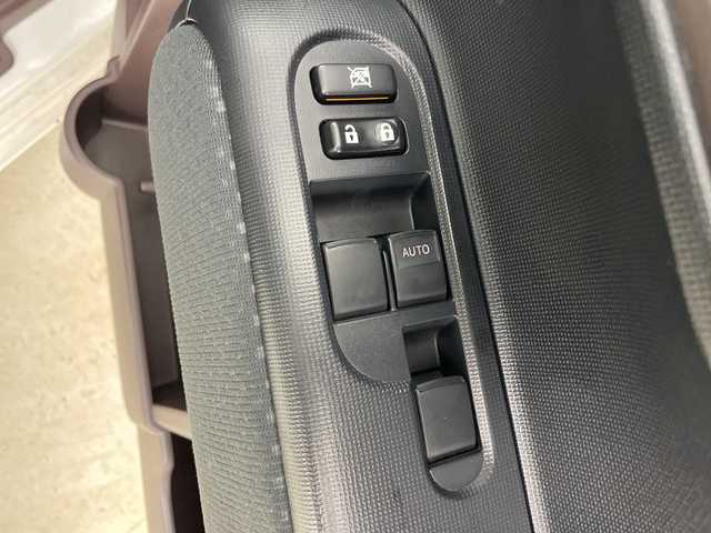 トヨタ スペイド F クイーン 道央・札幌 2016(平28)年 4.7万km ホワイトパールクリスタルシャイン ・純正ナビ/・BT&CD&SD&フルセグTV/・バックカメラ/・片側パワースライドドア/・アイドリングストップ/・ETC/・スマートキー/・プッシュスタート/・積込サマータイヤ