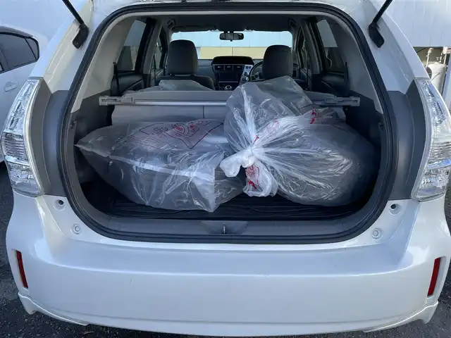 トヨタ プリウス α G ツーリングセレクション 福島県 2013(平25)年 8.9万km ホワイトパールクリスタルシャイン 純正ナビ/フルセグＴＶ/ＣＤ／ＤＶＤ/ＦＭ・ＡＭ/Ｂｌｕｅｔｏｏｔｈ/ＥＴＣ/ＡＳＳＵＲＡレーダー探知機/ドラレコ/クルーズコントロール/純正フロアマット/ドアバイザー/夏タイヤ積込