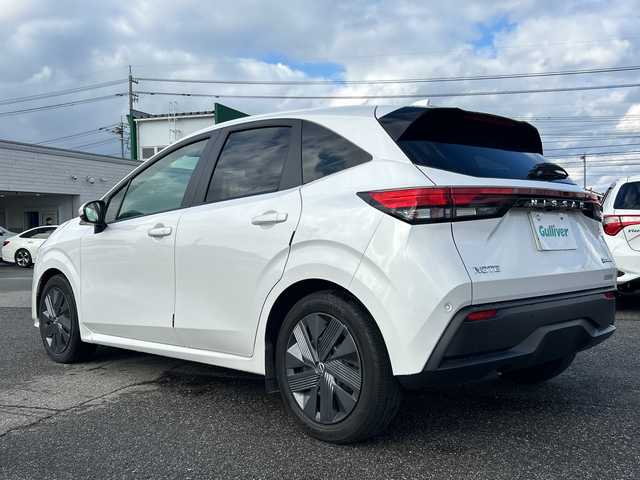 日産 ノート X 富山県 2021(令3)年 1.6万km ピュアホワイトパール ワンオーナー　/プロパイロット　/純正メモリナビゲーション/型式：MJ120D-L/【CD/SD/BT/フルセグTV】/バックカメラ/ビルトインＥＴＣ　/社外ドライブレコーダー前後/純正ＬＥＤヘッドライト　/フォグランプ/アダプティブヘッドライト/オートハイビーム/横滑り防止装置/コーナーセンサー　/オートブレーキホールド/エンジンスタートボタン/スマートキー/純正フロアマット