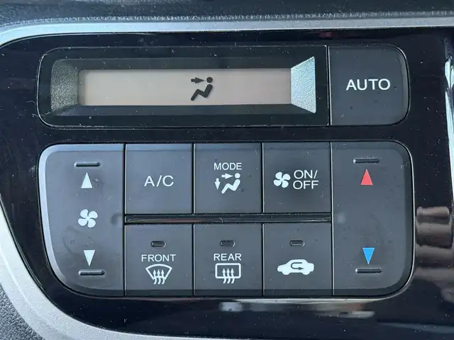 ホンダ Ｎ ＢＯＸ カスタム ターボ SSパッケージ 東京都 2015(平27)年 3.4万km プレミアムゴールドパープルパール 社外HDDナビ　/・ＦＭ／ＡＭ／ＣＤ／ＤＶＤ/・フルセグＴＶ／Ｂｌｕｅｔｏｏｔｈ　/両側パワースライドドア　/ＥＴＣ　/バックカメラ　/アイドリングストップ/革巻ステアリング/ステアリングスイッチ/エンジンスタートボタン/スマートキー/純正15インチアルミホイール/純正フロアマット/オートライト/オートエアコン