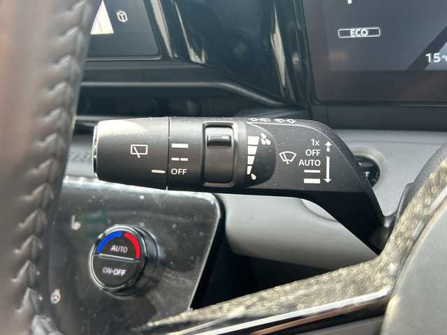 日産 セレナ e－パワー ルキシオン 福岡県 2023(令5)年 1.4万km プリズムホワイト ワンオーナー/プロパイロット2.0/純正フリップダウンモニター/純正フロントマスク/純正ナビ/（BT/フルセグ/AM/FM/USB/HDMI/AｐｐleCarPlay)/アラウンドビューモニター/Bカメラ/フロントカメラ/サイドカメラ/両側パワースライドドア/レーダークルーズコントロール/LEDヘッドライト/オートライト/オートマチックハイビーム/合皮シート/シートヒーター/ステアリングヒーター/ステアリングスイッチ/純正16インチAW/デジタルインナーミラー/HUD/電動パーキングブレーキ/置くだけ充電/ePedal/パーキングアシスト/横滑り防止装置/コーナーセンサー/レーンキープアシスト/盗難防止装置/衝突被害軽減システム/ウィンカーミラー/リアサンシェード/スマートキー/ETC2.0/保証書/取扱説明書