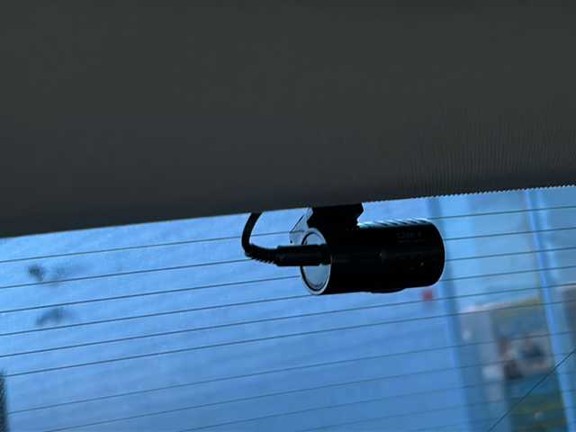 トヨタ カムリ G 鳥取県 2018(平30)年 9.9万km プラチナホワイトパールマイカ レーダークルーズコントロール/ＳＤナビ/バックカメラ/フルセグＴＶ　ＤＶＤ　ＣＤ　Ｂｌｕｅｔｏｏｔｈ/ビルトインＥＴＣ/ＭＴモード付ＡＴ/前後ドライブレコーダー/運転席パワーシート/オートホールド/オートハイビーム/オートライト/レーンアシスト/社外レーダー/ＬＥＤライト/フォグランプ/スマートキー/スペアキー/新車保証書/取扱説明書