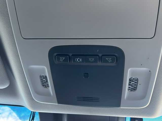 トヨタ カムリ G 鳥取県 2018(平30)年 9.9万km プラチナホワイトパールマイカ レーダークルーズコントロール/ＳＤナビ/バックカメラ/フルセグＴＶ　ＤＶＤ　ＣＤ　Ｂｌｕｅｔｏｏｔｈ/ビルトインＥＴＣ/ＭＴモード付ＡＴ/前後ドライブレコーダー/運転席パワーシート/オートホールド/オートハイビーム/オートライト/レーンアシスト/社外レーダー/ＬＥＤライト/フォグランプ/スマートキー/スペアキー/新車保証書/取扱説明書