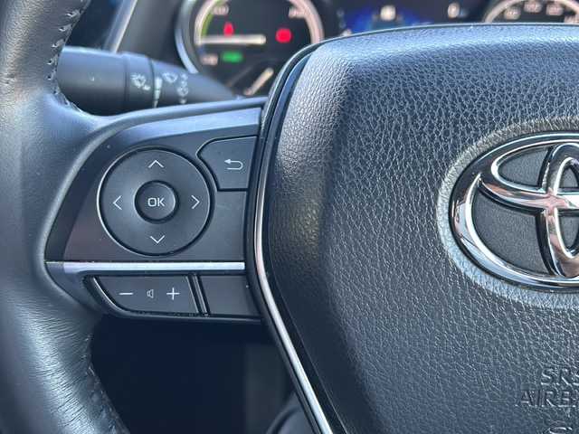 トヨタ カムリ G 鳥取県 2018(平30)年 9.9万km プラチナホワイトパールマイカ レーダークルーズコントロール/ＳＤナビ/バックカメラ/フルセグＴＶ　ＤＶＤ　ＣＤ　Ｂｌｕｅｔｏｏｔｈ/ビルトインＥＴＣ/ＭＴモード付ＡＴ/前後ドライブレコーダー/運転席パワーシート/オートホールド/オートハイビーム/オートライト/レーンアシスト/社外レーダー/ＬＥＤライト/フォグランプ/スマートキー/スペアキー/新車保証書/取扱説明書