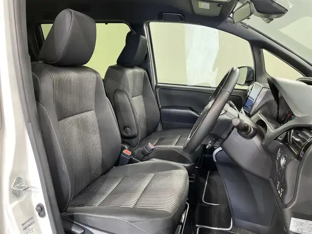 トヨタ ヴォクシー ZS 煌Ⅱ 愛知県 2020(令2)年 4.8万km ホワイトパールクリスタルシャイン AIS評価4.5点/トヨタセーフティセンス/BIGX11インチナビ/（Bluetooth/フルセグTV/HDMI/CD・DVD再生/USB)/バックカメラ/前後ドライブレコーダー/両側パワースライドドア/クルーズコントロール/スマートキー/・プッシュスタート/LEDヘッドライト/・フォグランプ/社外フロアマット/純正アルミホイール/サンシェード/革巻きステアリング/ステアリングスイッチ