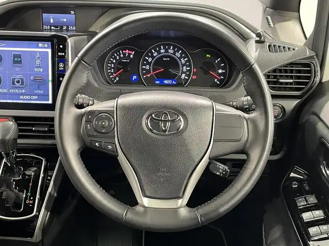 トヨタ ヴォクシー ZS 煌Ⅱ 愛知県 2020(令2)年 4.8万km ホワイトパールクリスタルシャイン AIS評価4.5点/トヨタセーフティセンス/BIGX11インチナビ/（Bluetooth/フルセグTV/HDMI/CD・DVD再生/USB)/バックカメラ/前後ドライブレコーダー/両側パワースライドドア/クルーズコントロール/スマートキー/・プッシュスタート/LEDヘッドライト/・フォグランプ/社外フロアマット/純正アルミホイール/サンシェード/革巻きステアリング/ステアリングスイッチ