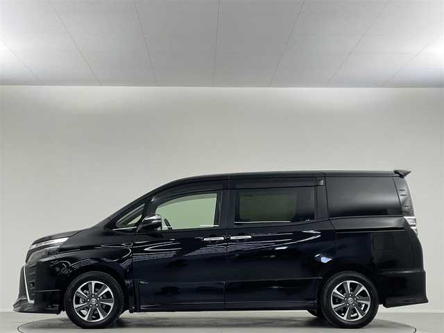 トヨタ ヴォクシー ZS 煌Ⅲ 宮城県 2021(令3)年 4.4万km ブラック ＴＲＤエアロ　純正ナビ　フルセグ　ＴＶキャンセラー　両側パワースライド　ＬＥＤヘッド　ＬＥＤフォグ　クルーズコントロール　ビルトインＥＴＣ　純正フロアマット　ドアバイザー　リアオートエアコン