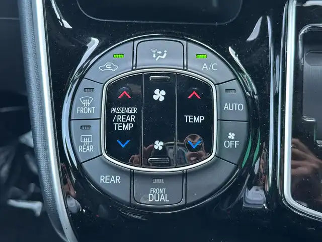 トヨタ ヴォクシー ZS 煌Ⅲ 宮城県 2021(令3)年 4.4万km ブラック TRDエアロ/セーフティセンス/・プリクラッシュセーフティ/・レーンディパーチャーアラート/・オートマチックハイビーム/・先行車発進告知機能/インテリジェントクリアランスソナー/純正ナビ/・CD/DVD/・Bluetooth/・フルセグTV/バックカメラ/ビルトインETC/両側パワースライドドア/ハーフレザーシート/革巻きステアリング/クルーズコントロール/ステアリングスイッチ/MTモード付AT/LEDヘッドランプ/フォグランプ/オートライト/スマートキー＆プッシュスタート/電動格納ミラー/純正16インチAW/純正フロアマット/純正ドアバイザー/Wエアバッグ