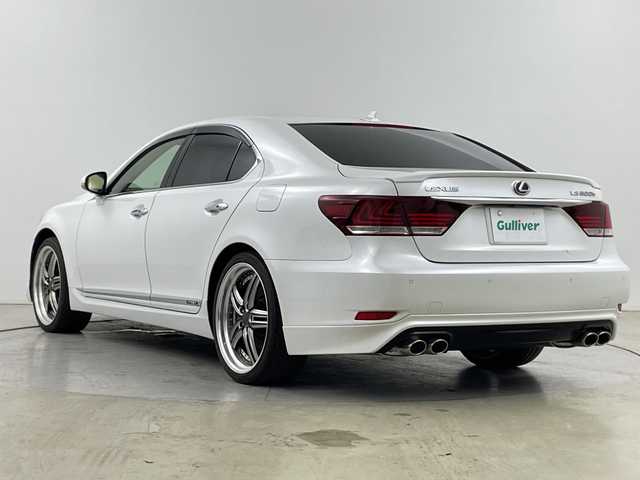 レクサス ＬＳ 600h バージョンC 道央・札幌 2013(平25)年 7.8万km ホワイトパールクリスタルシャイン ・4WD　　ハイブリッド/・モデリスタ　F.Rスポイラー/・4本出しマフラー/・OP三眼LEDライト/・サンルーフ/・純正メーカーナビ /・CD.Bluetooth・フルセグ/・TVキャンセラー/・バックカメラ/・シートヒーター/エアーシート/・レザーシート/パワーシート/・エアサス/エアサスコントローラー/・クリアランスソナー/・ウッドコンビハンドル/・ビルトインETC