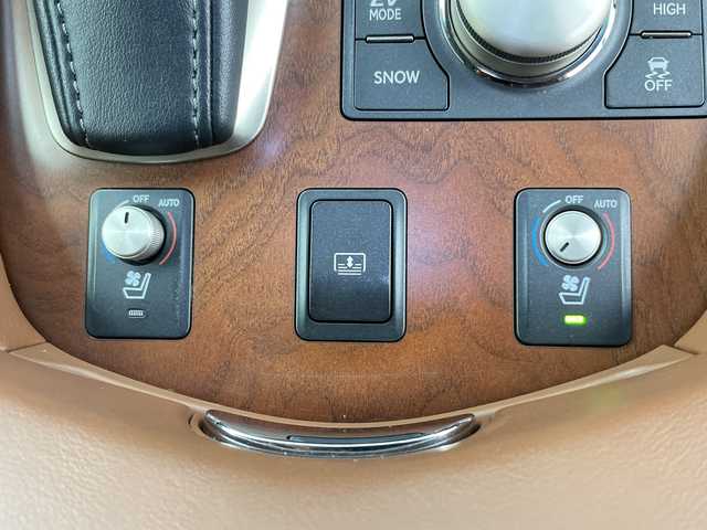 レクサス ＬＳ 600h バージョンC 道央・札幌 2013(平25)年 7.8万km ホワイトパールクリスタルシャイン ・4WD　　ハイブリッド/・モデリスタ　F.Rスポイラー/・4本出しマフラー/・OP三眼LEDライト/・サンルーフ/・純正メーカーナビ /・CD.Bluetooth・フルセグ/・TVキャンセラー/・バックカメラ/・シートヒーター/エアーシート/・レザーシート/パワーシート/・エアサス/エアサスコントローラー/・クリアランスソナー/・ウッドコンビハンドル/・ビルトインETC