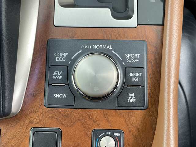 レクサス ＬＳ 600h バージョンC 道央・札幌 2013(平25)年 7.8万km ホワイトパールクリスタルシャイン ・4WD　　ハイブリッド/・モデリスタ　F.Rスポイラー/・4本出しマフラー/・OP三眼LEDライト/・サンルーフ/・純正メーカーナビ /・CD.Bluetooth・フルセグ/・TVキャンセラー/・バックカメラ/・シートヒーター/エアーシート/・レザーシート/パワーシート/・エアサス/エアサスコントローラー/・クリアランスソナー/・ウッドコンビハンドル/・ビルトインETC