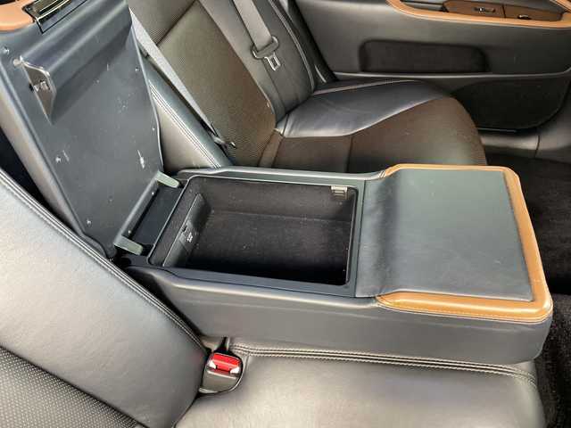 レクサス ＬＳ 600h バージョンC 道央・札幌 2013(平25)年 7.8万km ホワイトパールクリスタルシャイン ・4WD　　ハイブリッド/・モデリスタ　F.Rスポイラー/・4本出しマフラー/・OP三眼LEDライト/・サンルーフ/・純正メーカーナビ /・CD.Bluetooth・フルセグ/・TVキャンセラー/・バックカメラ/・シートヒーター/エアーシート/・レザーシート/パワーシート/・エアサス/エアサスコントローラー/・クリアランスソナー/・ウッドコンビハンドル/・ビルトインETC