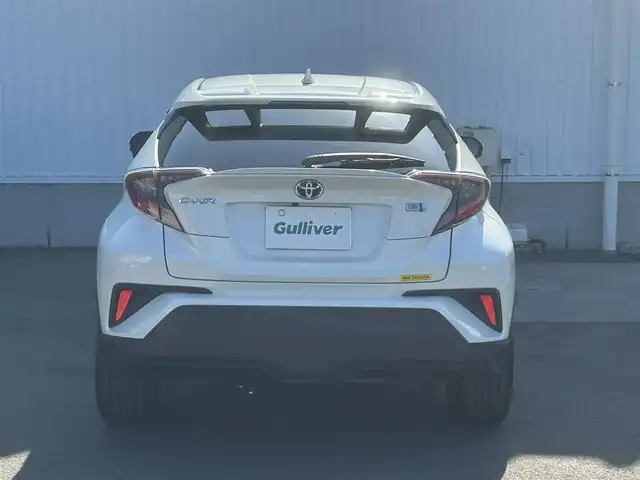 トヨタ Ｃ－ＨＲ G 愛媛県 2017(平29)年 4.9万km ホワイトパールクリスタルシャイン 純正ナビ（Bluetooth/SD/CD/DVD/フルセグTV)/バックカメラ/前方ドライブレコーダー(SD欠)/ビルドインETC/ハーフレザーシート/シートヒーター/アダプティブクルーズコントロール/ブラインドスポットモニター/純正18インチアルミホイール/純正フロアマット/純正ドアバイザー/トノカバー/LEDヘッドライト/フォグランプ/オートマチックハイビーム/オートライト/ABS/横滑り防止装置/レーンキープアシスト/衝突被害軽減ブレーキ/盗難防止装置