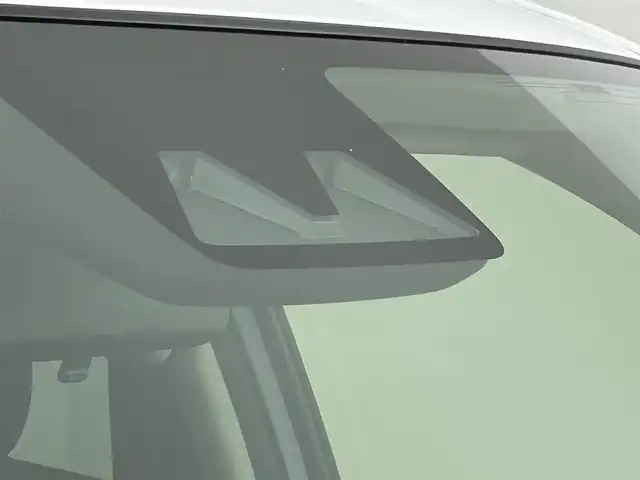 トヨタ ライズ Z 道央・札幌 2025(令7)年 0.1万km未満 シャイニングホワイトパール ・登録済未使用車/・４WD/・寒冷地仕様/・純正ディスプレイオーディオ/　BT/USB/HDMI/AppleCarPlay/AndroidAuto/フルセグ/・バックカメラ/・スマートアシスト/・衝突回避支援ブレーキ機能/・車線逸脱警報機能/・アダプティブクルーズコントロール/・コーナーセンサー/・オートハイビーム/・前席シートヒーター/・LEDヘッドライト/・フォグランプ/・純正17インチAW/・アイドリングストップ/・スマートキー/・スペアキー/・取扱説明書/・保証書