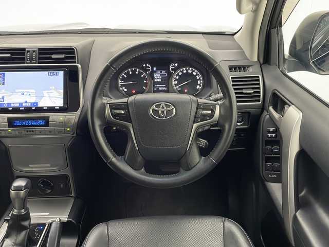 トヨタ ランドクルーザー プラド TX Lパッケージ 宮崎県 2018(平30)年 7.4万km ブラック サンルーフ/本革黒シート/Ｄ／Ｎ席パワーシート/Ｄ／Ｎ席シートヒーター/Ｄ／Ｎ席シートエアー/クルーズコントロール/純正９インチナビ（フルセグＴＶ・Ｂｌｕｅｔｏｏｔｈ・ＦＭ／ＡＭ）/ＥＴＣ /コーナーセンサー/衝突被害軽減システム/バックカメラ/プッシュスタート/オートライト