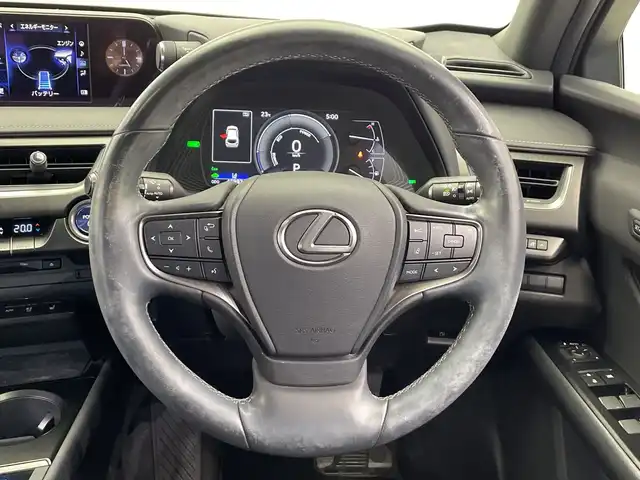 レクサス ＵＸ 250h バージョンL 栃木県 2019(平31)年 4.9万km グラファイトブラックガラスフレーク 純正ナビ/(フルセグTV・Bluetooth・CD・DVD・Blu-ray・USB・AUX)/本革シート/バックカメラ/レクサスセーフティシステム+/　・プリクラッシュセーフティ/　・レーンキープアシストシステム/　・オートクルーズコントロール/　・オートハイビーム/前後コーナーセンサー/前席パワーシート/前席シートヒーター・エアシート/パワーバックドア/LEDヘッドライト/オートライト/フォグランプ/純正フロアマット/ビルトインETC2.0/取扱説明書/保証書/スペアキー２本