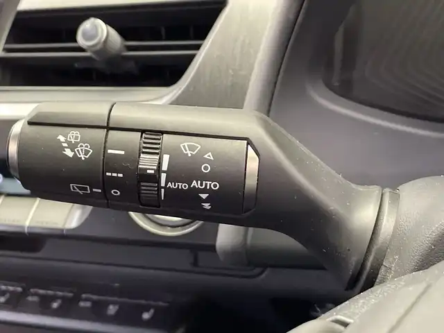 レクサス ＵＸ 250h バージョンL 栃木県 2019(平31)年 4.9万km グラファイトブラックガラスフレーク 純正ナビ/(フルセグTV・Bluetooth・CD・DVD・Blu-ray・USB・AUX)/本革シート/バックカメラ/レクサスセーフティシステム+/　・プリクラッシュセーフティ/　・レーンキープアシストシステム/　・オートクルーズコントロール/　・オートハイビーム/前後コーナーセンサー/前席パワーシート/前席シートヒーター・エアシート/パワーバックドア/LEDヘッドライト/オートライト/フォグランプ/純正フロアマット/ビルトインETC2.0/取扱説明書/保証書/スペアキー２本